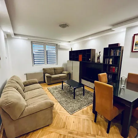 Ad Fines Apartment